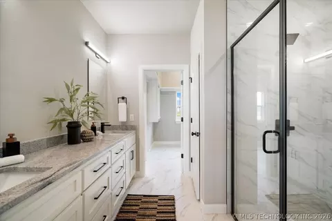 Bath - 5294 Blackhawk Pl, Sperry, OK 74073 photo 1 of 6