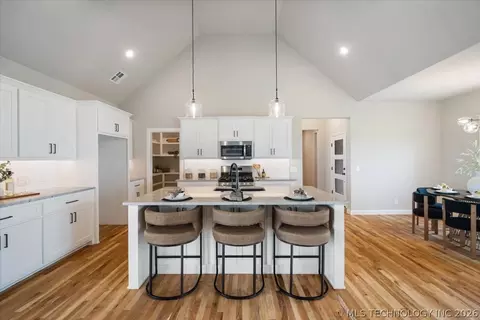 Kitchen - 5294 Blackhawk Pl, Sperry, OK 74073 photo 2 of 3