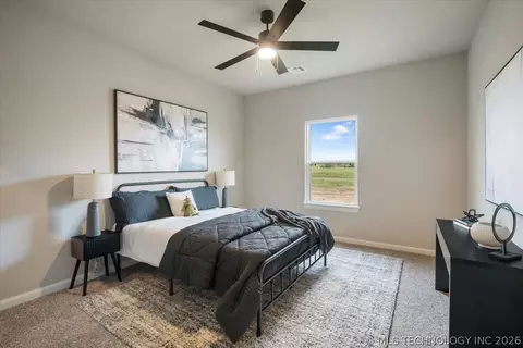 Bedroom - 5294 Blackhawk Pl, Sperry, OK 74073 photo 2 of 4