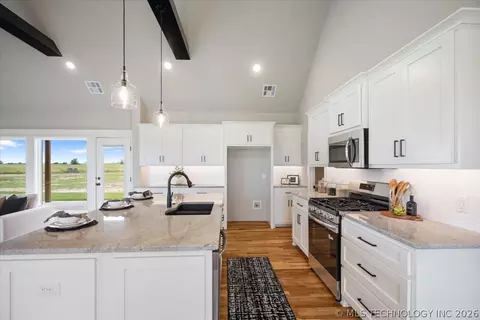 Kitchen - 5294 Blackhawk Pl, Sperry, OK 74073 photo 1 of 3