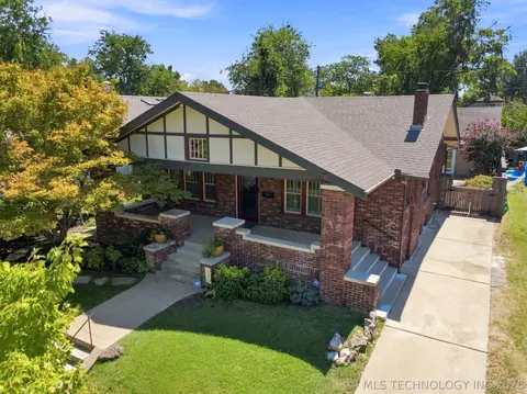 Exterior - 1844 E 16th Pl, Tulsa, OK 74104 photo 3 of 6