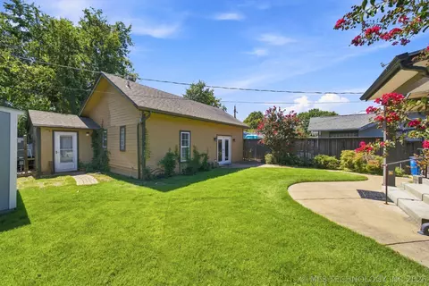 Exterior - 1844 E 16th Pl, Tulsa, OK 74104 photo 4 of 6