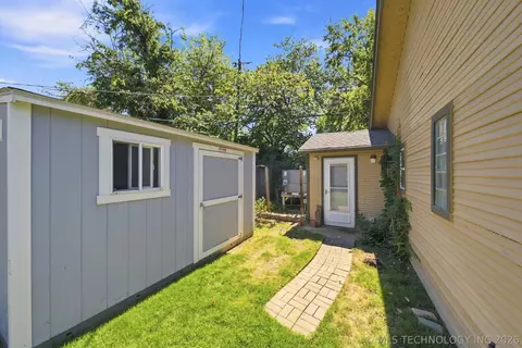 Exterior - 1844 E 16th Pl, Tulsa, OK 74104 photo 5 of 6
