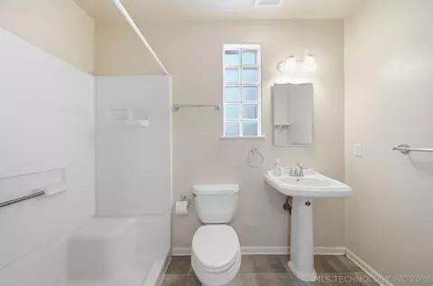 Bath - 1844 E 16th Pl, Tulsa, OK 74104 photo 3 of 3