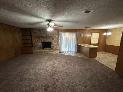 Living - 859 Bryan Rd, Durant, OK 74701 photo 1 of 5