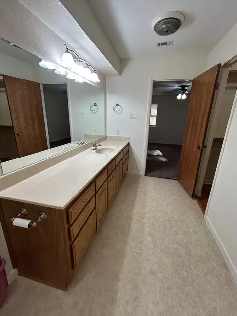 Bath - 859 Bryan Rd, Durant, OK 74701 photo 4 of 4