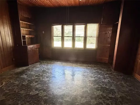 Living - 3218 E 3rd St, Tulsa, OK 74104 photo 3 of 7