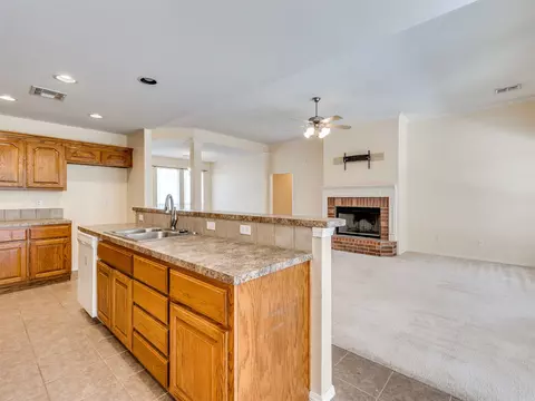 Kitchen - 21648 E 40th St S, Broken Arrow, OK 74014 photo 8 of 8