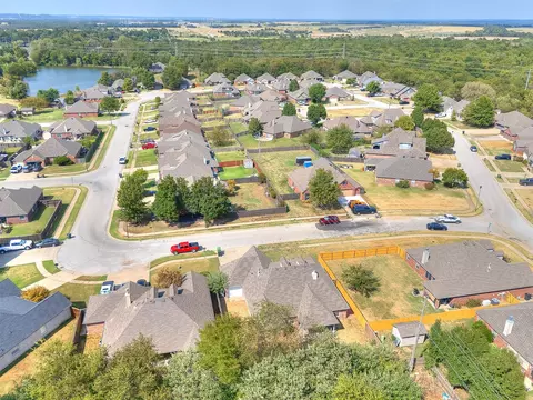 View/Area - 21648 E 40th St S, Broken Arrow, OK 74014 photo 3 of 4