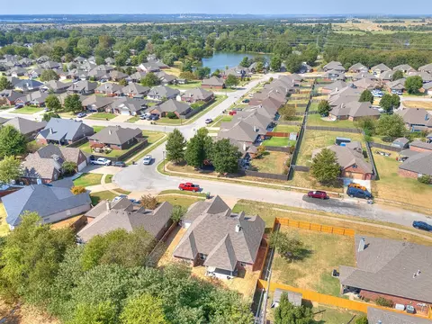 View/Area - 21648 E 40th St S, Broken Arrow, OK 74014 photo 2 of 4