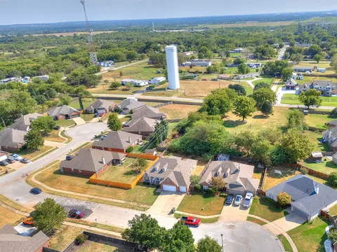 View/Area - 21648 E 40th St S, Broken Arrow, OK 74014 photo 4 of 4