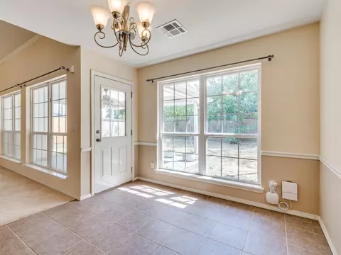 Dining - 21648 E 40th St S, Broken Arrow, OK 74014 photo 1 of 1