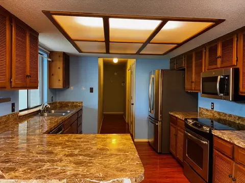 Kitchen - 8630 E 78th St, Tulsa, OK 74133 photo 1 of 2
