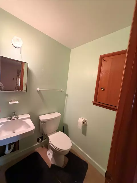 Bath - 11426 E 4th Pl, Tulsa, OK 74128 photo 3 of 3