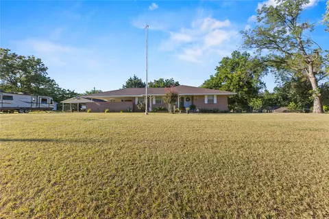 506 E Schmid, Wynnewood, OK 73098
