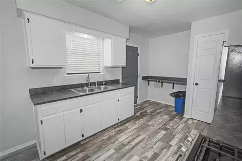Kitchen - 125 Zenith St, Warner, OK 74469 photo 2 of 2