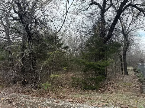 E Davis Street, Eufaula, OK 74432 photo 7