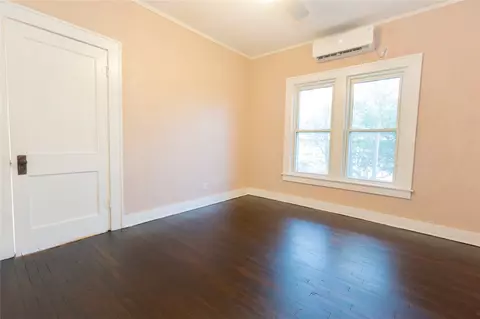 Bedroom - 415 E Seneca, Mcalester, OK 74501 photo 1 of 2
