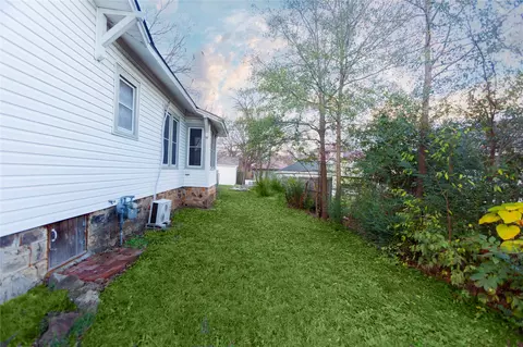 Exterior - 415 E Seneca, Mcalester, OK 74501 photo 3 of 5