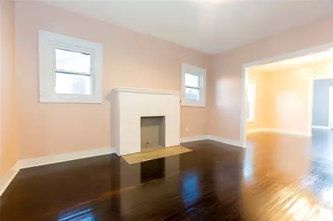 Living - 415 E Seneca, Mcalester, OK 74501 photo 2 of 4
