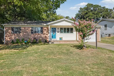 608 N Woodland Dr, Sand Springs, OK 74063