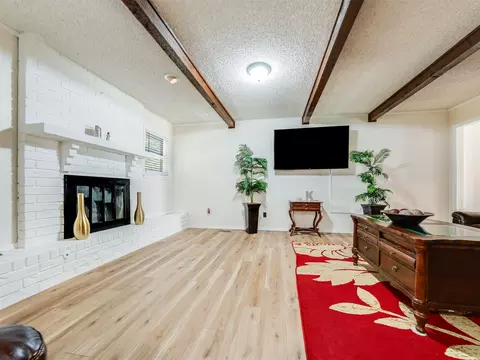 Living - 3722 E 85th Pl S, Tulsa, OK 74137 photo 5 of 7