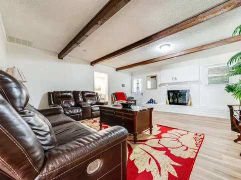 Living - 3722 E 85th Pl S, Tulsa, OK 74137 photo 4 of 7