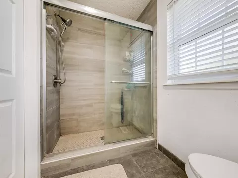 Bath - 3722 E 85th Pl S, Tulsa, OK 74137 photo 4 of 5