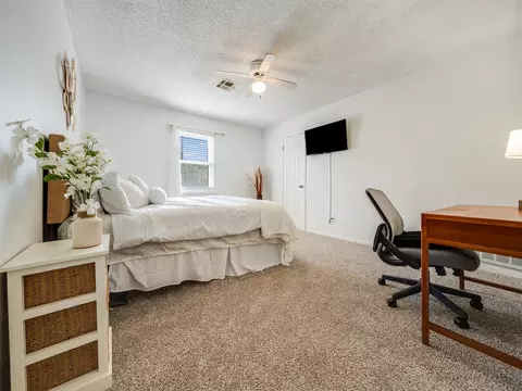 Bedroom - 3722 E 85th Pl S, Tulsa, OK 74137 photo 8 of 9