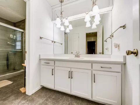 Bath - 3722 E 85th Pl S, Tulsa, OK 74137 photo 5 of 5