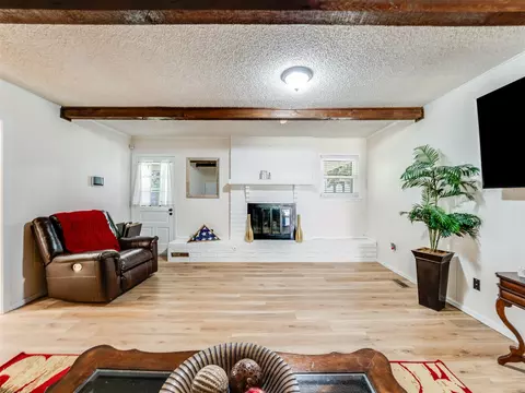Living - 3722 E 85th Pl S, Tulsa, OK 74137 photo 6 of 7
