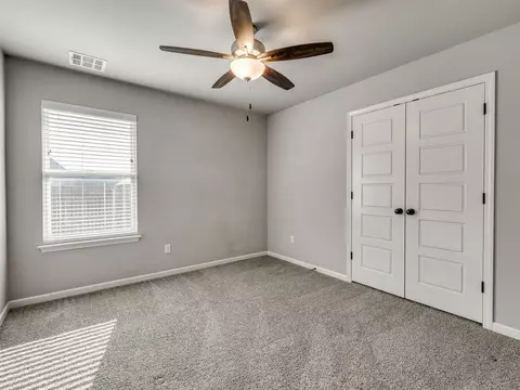Bedroom - 1610 E Roanoke Ct, Broken Arrow, OK 74011 photo 4 of 5