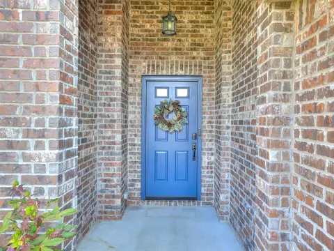 Entry Way - 1610 E Roanoke Ct, Broken Arrow, OK 74011 photo 1 of 4