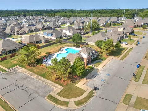 View/Area - 1610 E Roanoke Ct, Broken Arrow, OK 74011 photo 3 of 5