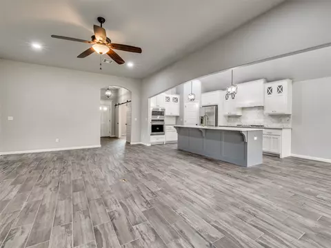 Living - 1610 E Roanoke Ct, Broken Arrow, OK 74011 photo 4 of 7