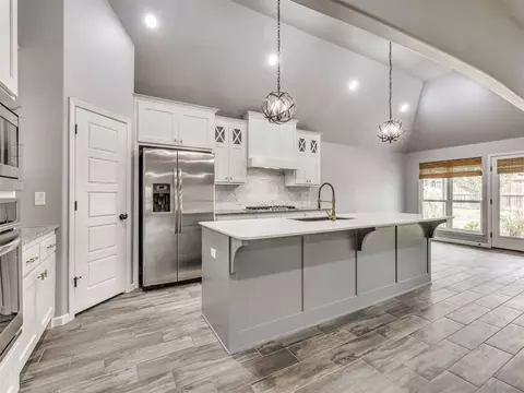 Kitchen - 1610 E Roanoke Ct, Broken Arrow, OK 74011 photo 1 of 7