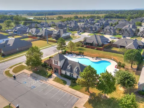 View/Area - 1610 E Roanoke Ct, Broken Arrow, OK 74011 photo 4 of 5