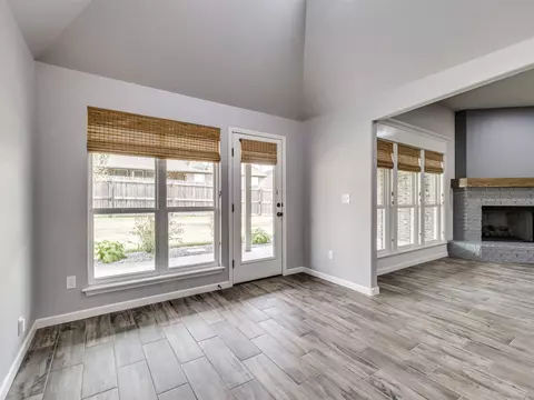 Living - 1610 E Roanoke Ct, Broken Arrow, OK 74011 photo 7 of 7