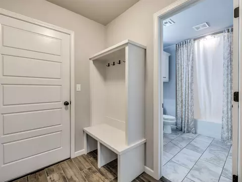 Entry Way - 1610 E Roanoke Ct, Broken Arrow, OK 74011 photo 4 of 4