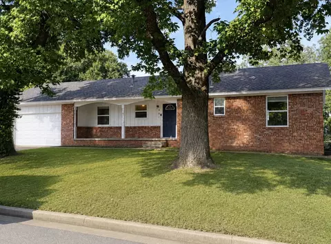 801 N Brady Dr, Hominy, OK 74035