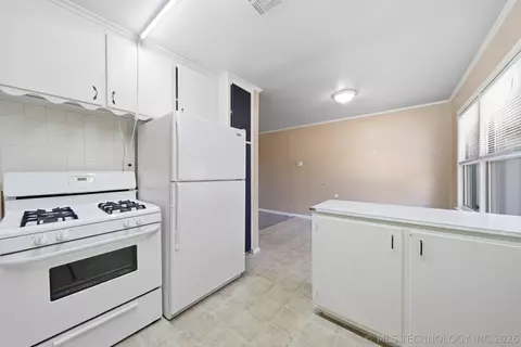 Kitchen - 4523 E 29th St, Tulsa, OK 74114 photo 4 of 4