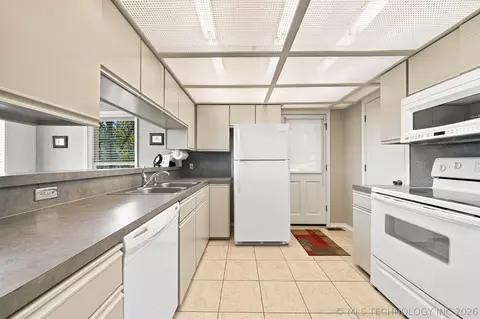 Kitchen - 130 Private Road 067, Eucha, OK 74342 photo 1 of 4