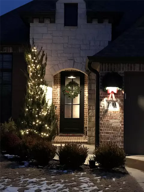 Entry Way - 7703 E 81st Pl N, Owasso, OK 74055 photo 4 of 4
