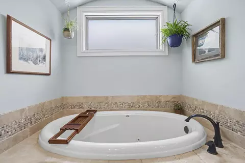 Bath - 7703 E 81st Pl N, Owasso, OK 74055 photo 3 of 4