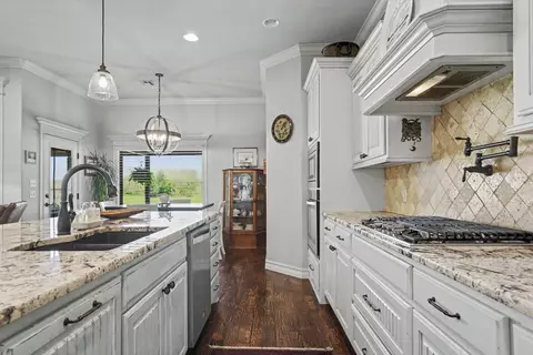 Kitchen - 7703 E 81st Pl N, Owasso, OK 74055 photo 5 of 5