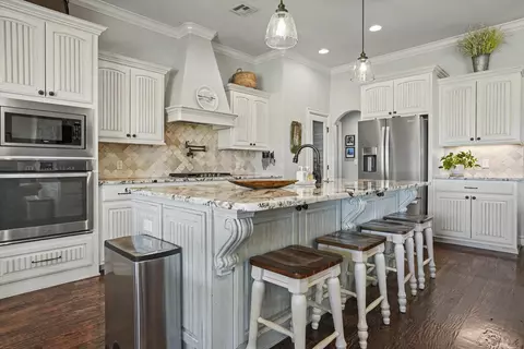 Kitchen - 7703 E 81st Pl N, Owasso, OK 74055 photo 3 of 5