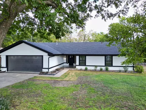 Exterior - 206 N Crownpoint Dr, Ada, OK 74820 photo 8 of 10
