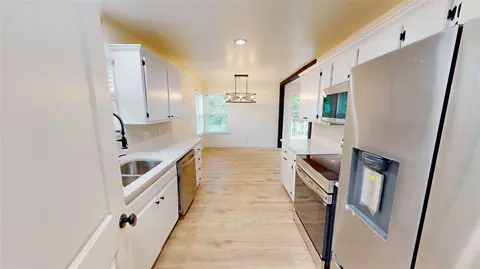 Kitchen - 206 N Crownpoint Dr, Ada, OK 74820 photo 2 of 2