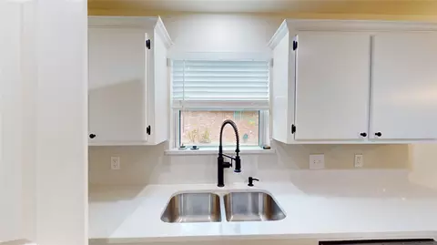 Kitchen - 206 N Crownpoint Dr, Ada, OK 74820 photo 1 of 2