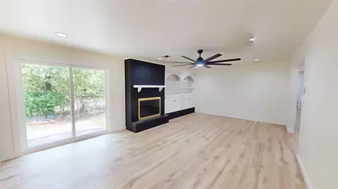 Living - 206 N Crownpoint Dr, Ada, OK 74820 photo 5 of 5